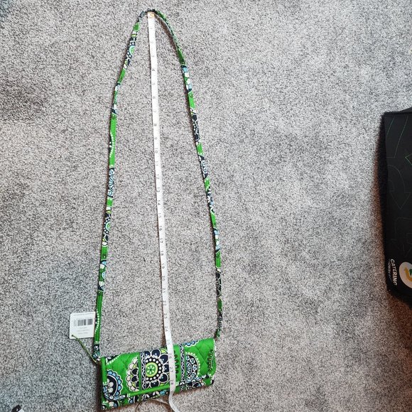 NWT Vera Bradley Sleek Wallet in Cupcake Green Crossbody - Picture 8 of 10